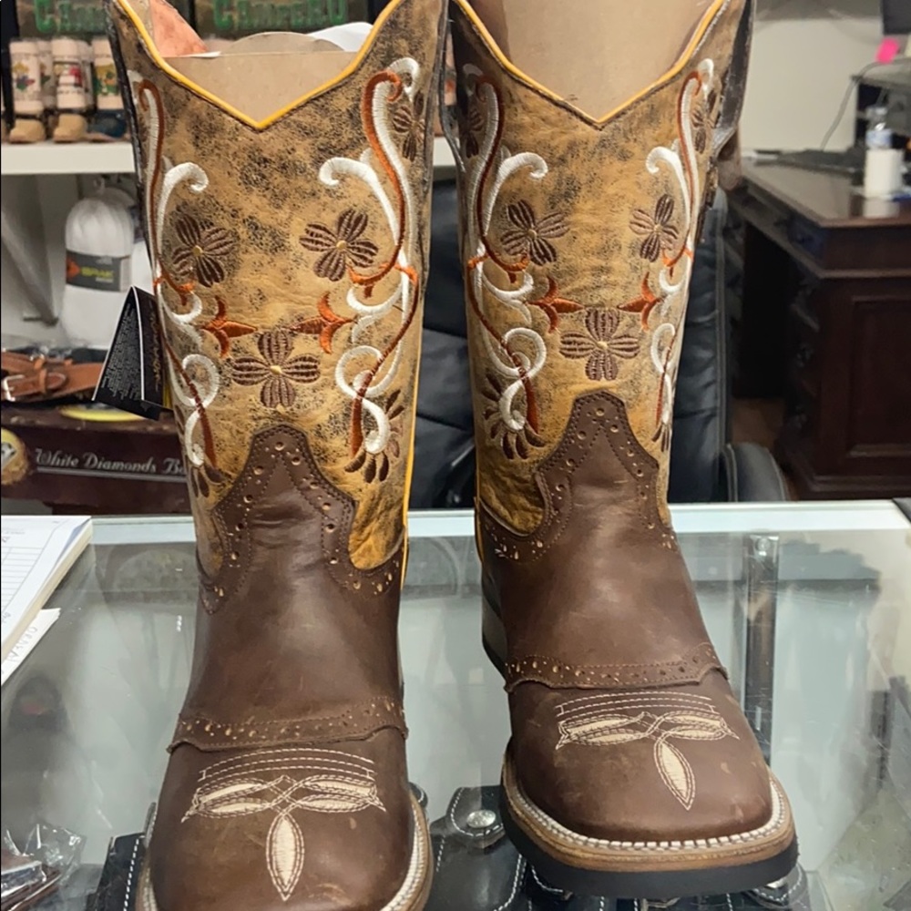 Square toe western boots